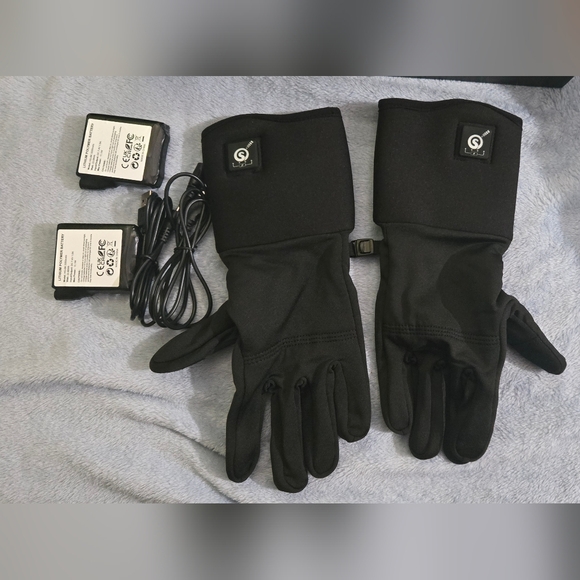 Heated Black Gloves - Picture 1 of 2